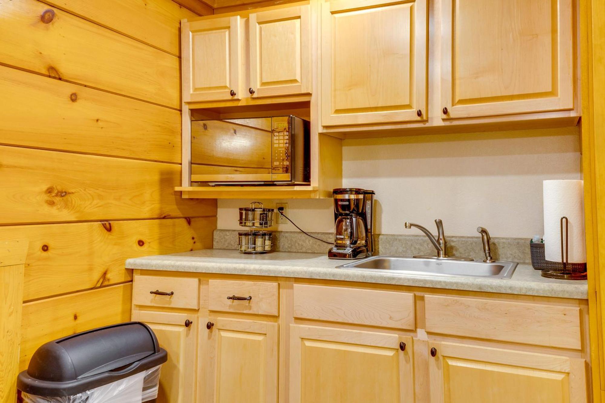 Pigeon Forge Resort Studio Cabin On Dollywood Ln! Buitenkant foto